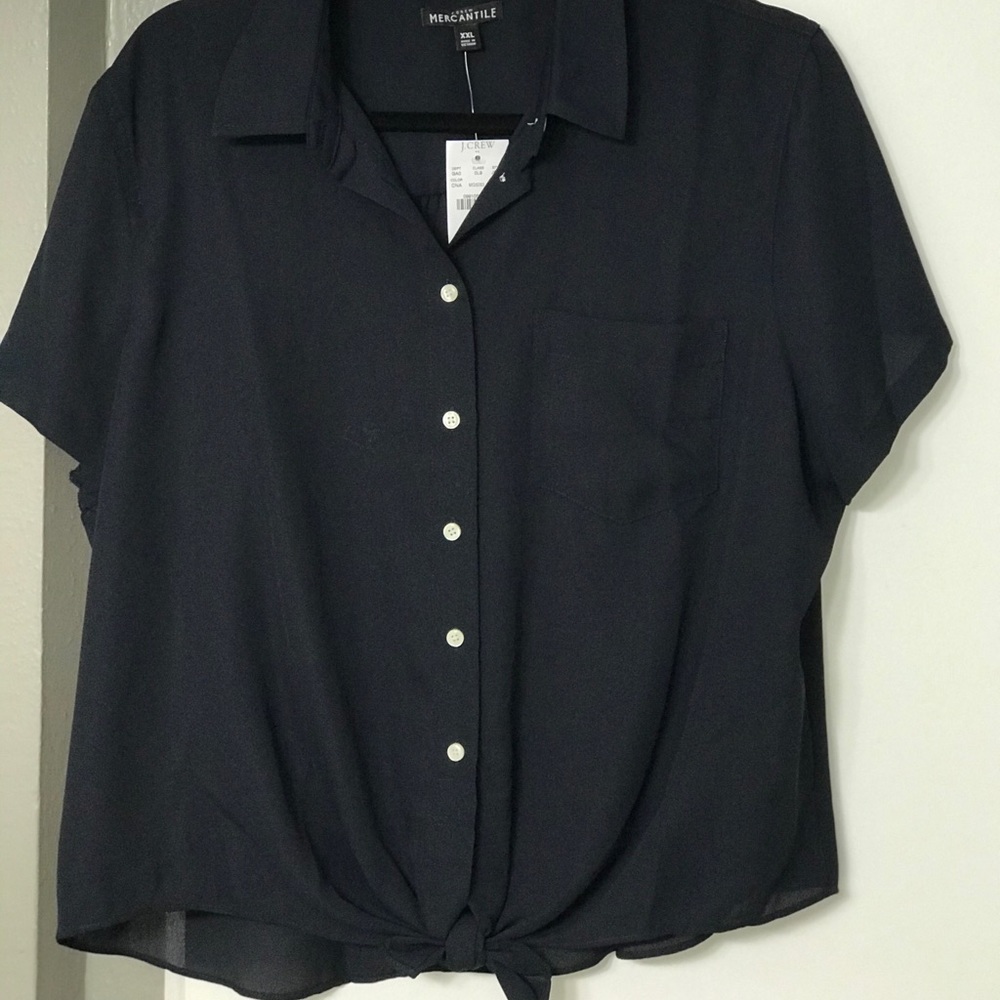 Navy tie front top really nice , 💯 polyester